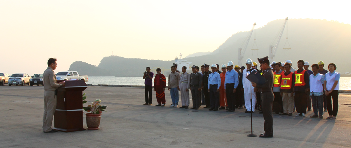 ตำรวจน้ำบางสะพานร่วมหน่วยงานปกครอง ปล่อยแถวรณรงค์ลดอุบัติเหตุทางถนนและทางทะเลในช่วงเทศกาลปีใหม่